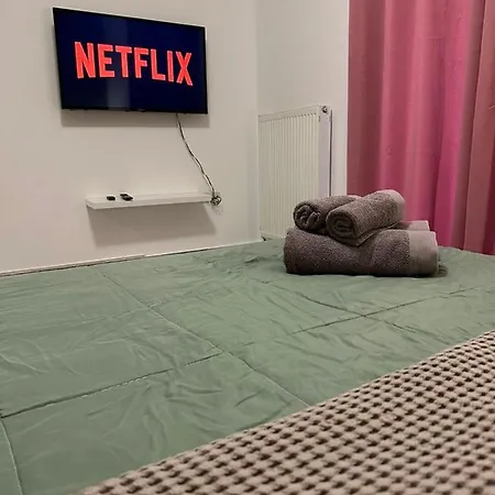 Theo Isimeriahomz Apartament