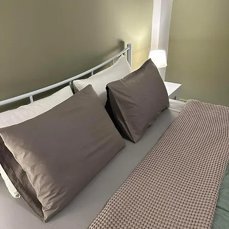 Apartament Theo Isimeriahomz *